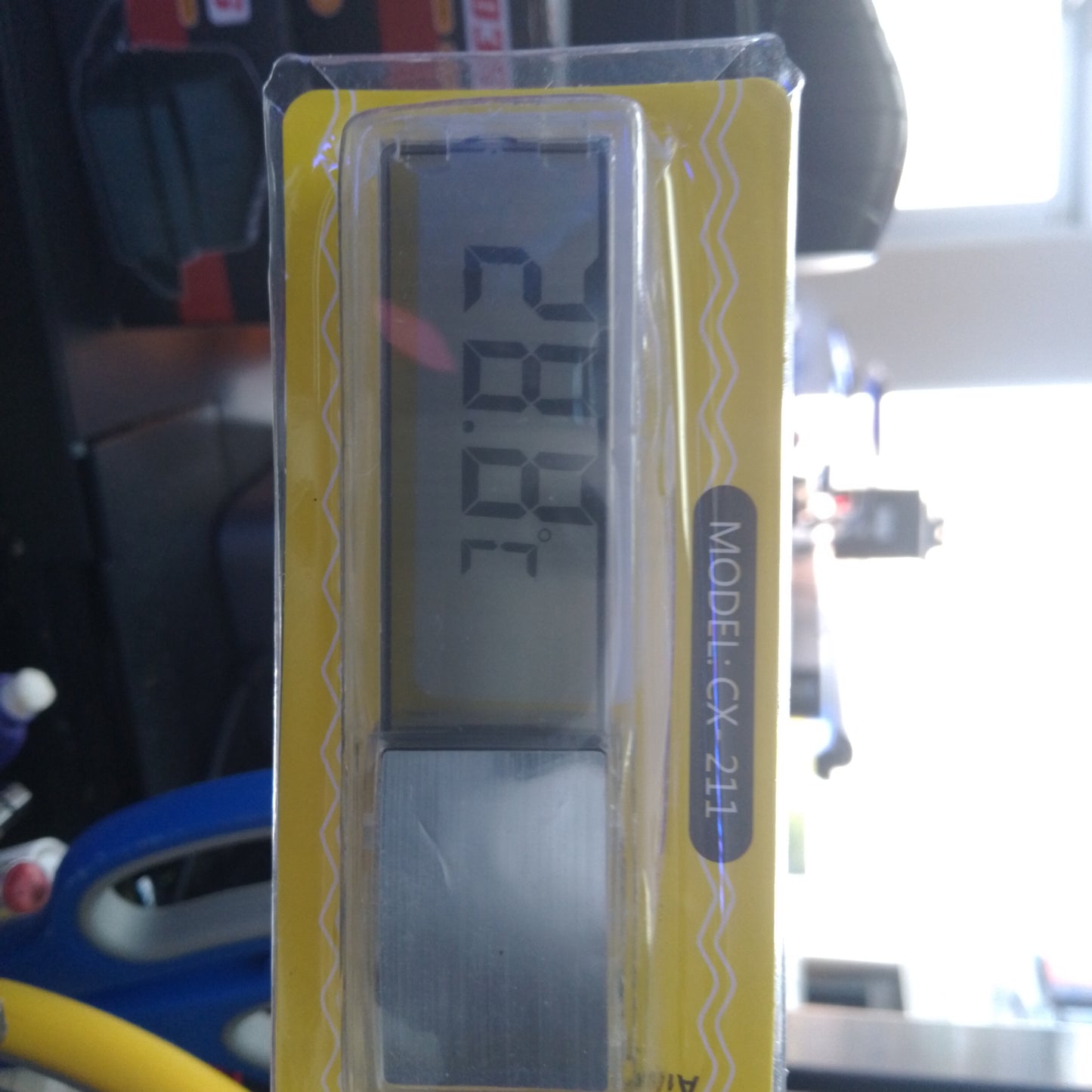 Digital thermometer